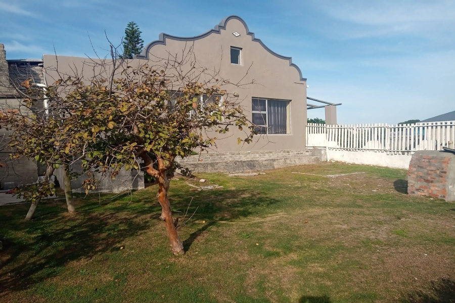 2 Bedroom Property for Sale in Gansbaai Central Western Cape